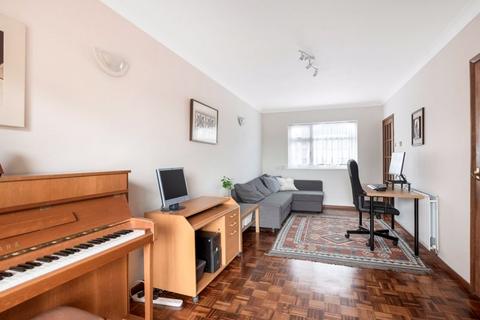 134 Longmead Drive, Sidcup, DA14 4NZ