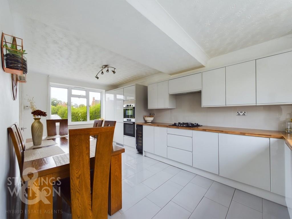 St. Andrews Way, Blofield, Norwich 4 bed terraced house for sale £300,000