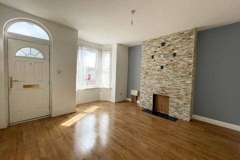 4 bedroom terraced house to rent, Church Street, Kirkstall, Leeds, LS5