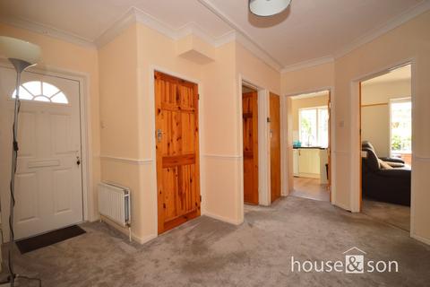 4 bedroom chalet for sale, Dowlands Road, Bournemouth