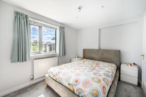 2 bedroom flat for sale, Hindon Court, Pimlico, London, SW1V