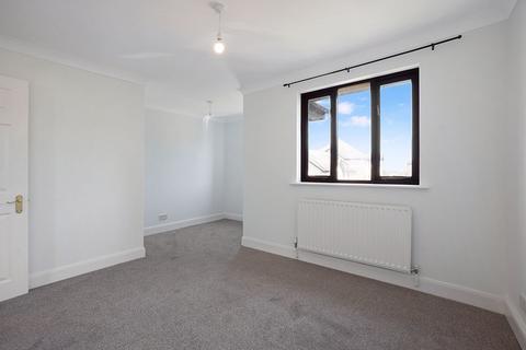 40 Semple Gardens, Chatham, ME4 6QD