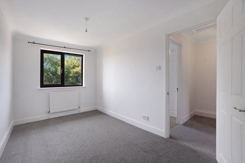 40 Semple Gardens, Chatham, ME4 6QD
