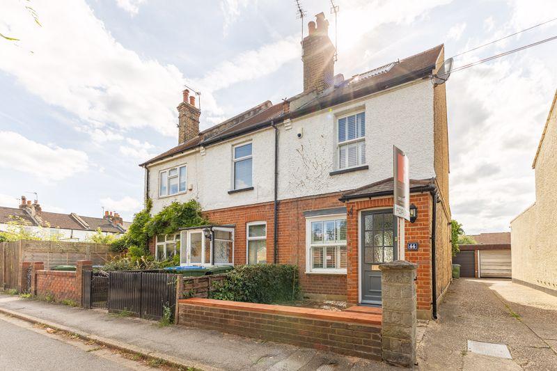 Spring Gardens, West Molesey 3 bed cottage for sale £615,000