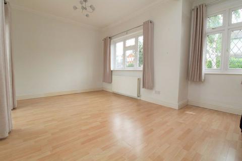 2 bedroom bungalow to rent, Byron Road, Brentwood CM13