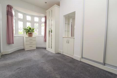 2 bedroom bungalow to rent, Byron Road, Brentwood CM13