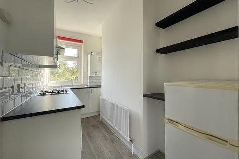 Flat 3, 15 Walters Road, London, SE25 6LF