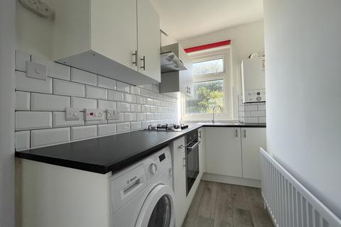 Flat 3, 15 Walters Road, London, SE25 6LF