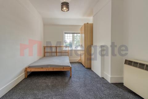 1 bedroom flat to rent, Aldenham Road, Watford WD19