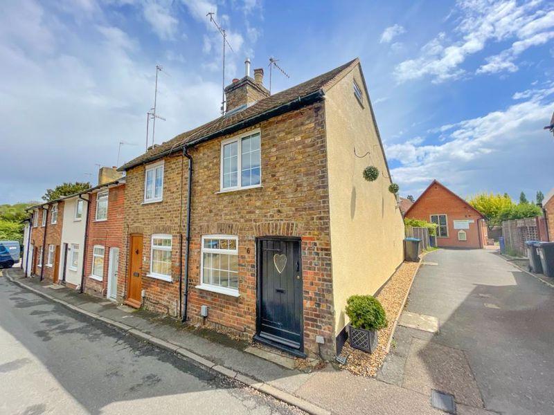 Bell Lane, Berkhamsted HP4 1 bed end of terrace house for sale £385,000