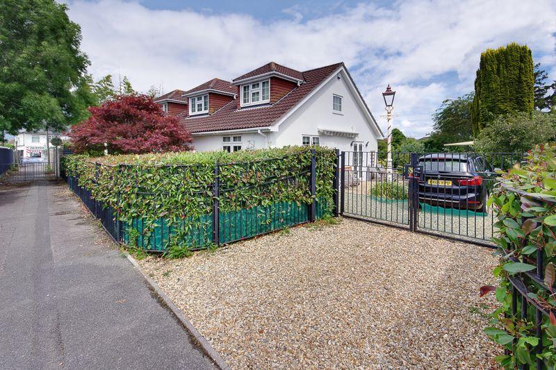Furze Bank Lane, Ensbury Park, BH10 3 bed detached bungalow for sale