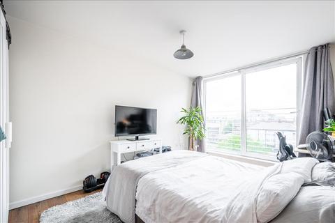 1 bedroom apartment to rent, Mowlem Street, Bethnal Green, E2