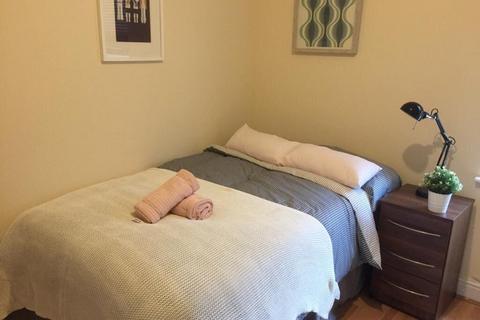 Flat share to rent - Portnall Road