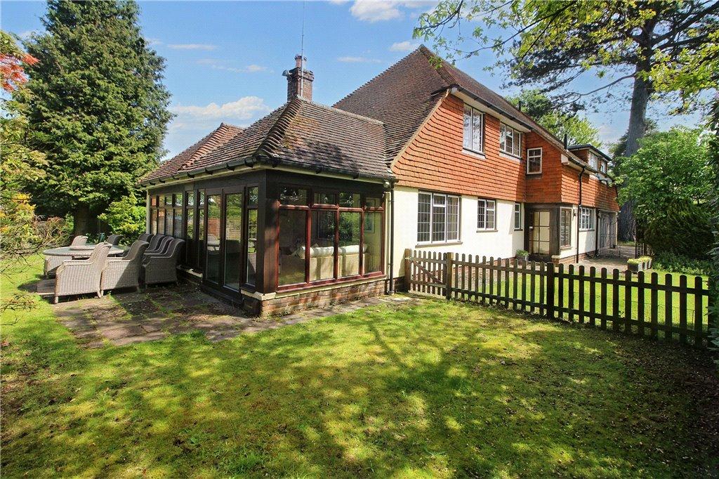 Park Road, Woking, Surrey, GU22 4 bed detached house £3,500 pcm (£808 pw)