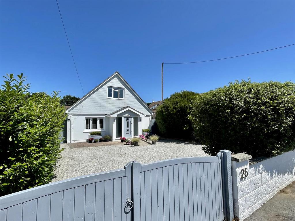 Lulworth Avenue, Poole BH15 3 bed chalet for sale £625,000