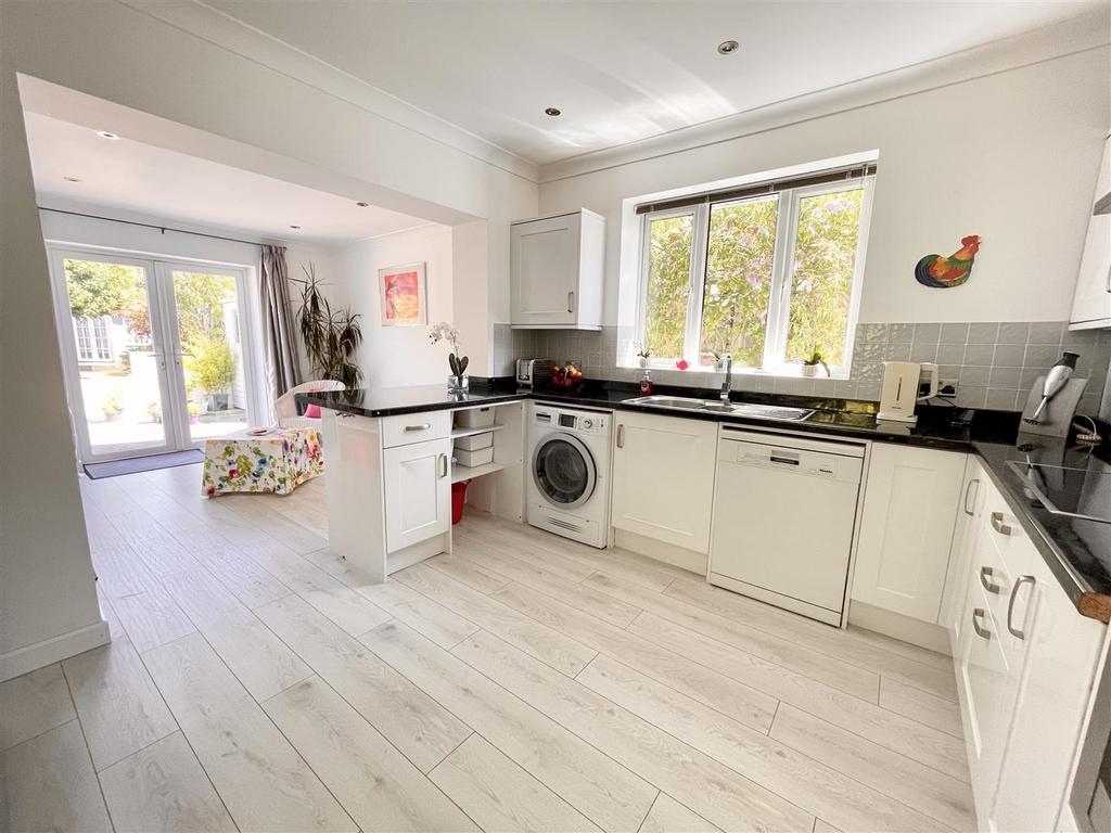 Lulworth Avenue, Poole BH15 3 bed chalet for sale £625,000
