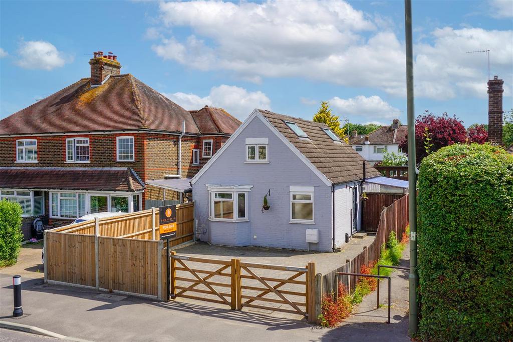 49 Horley Road externals more-16.jpg