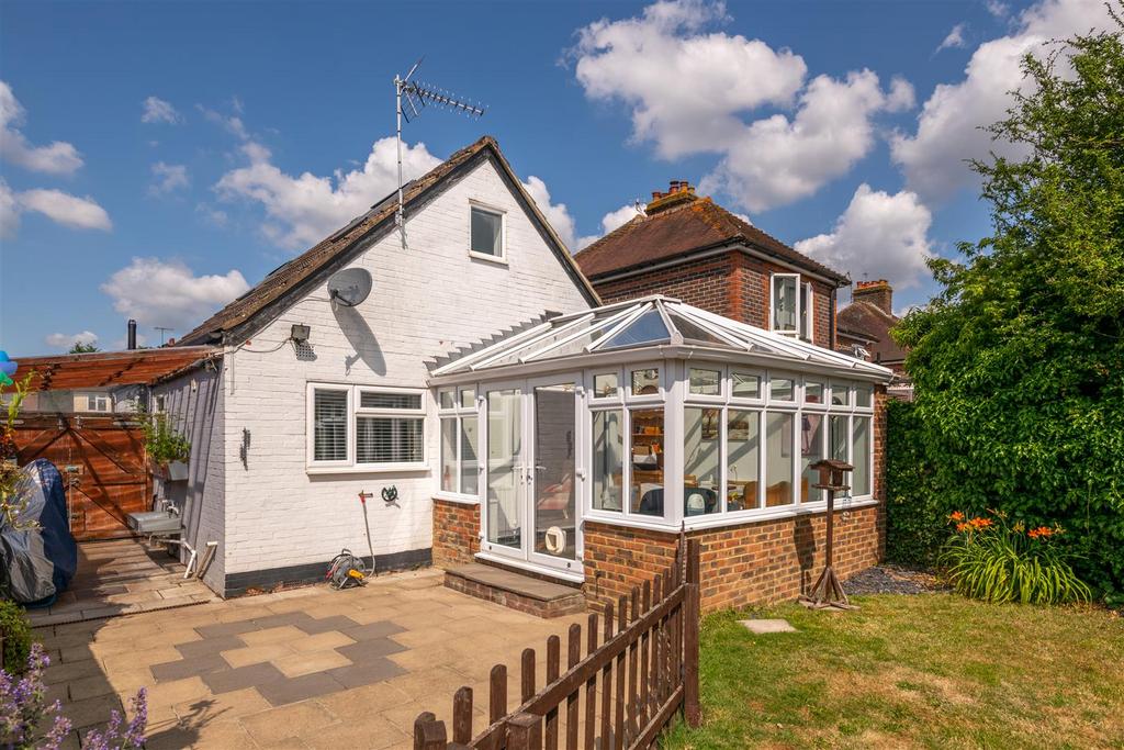 49 Horley Road externals-3.jpg
