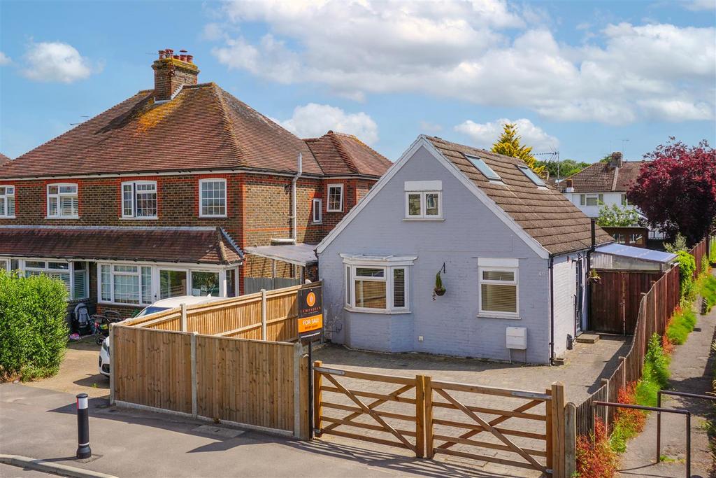 49 Horley Road externals more-15.jpg