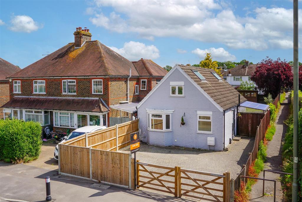 49 Horley Road externals more-17.jpg