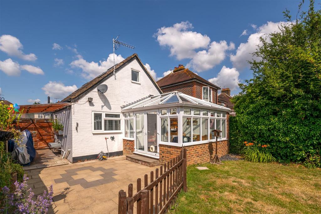 49 Horley Road externals-2.jpg