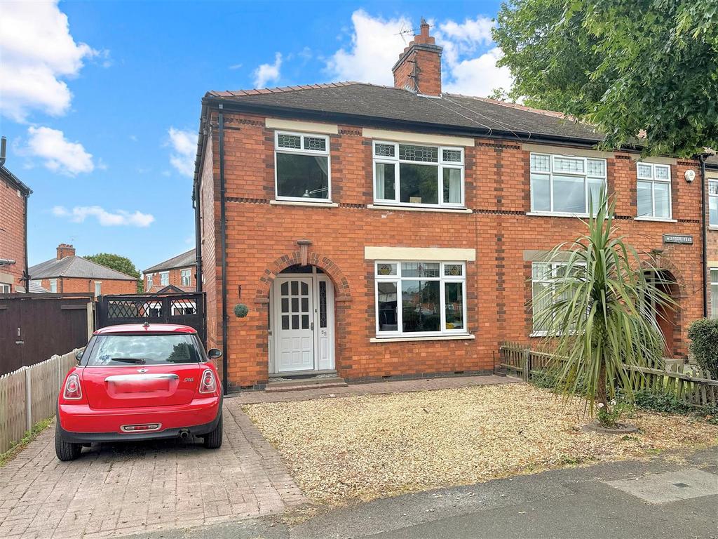 Windsor Road, Newark 3 bed semidetached house for sale £245,000