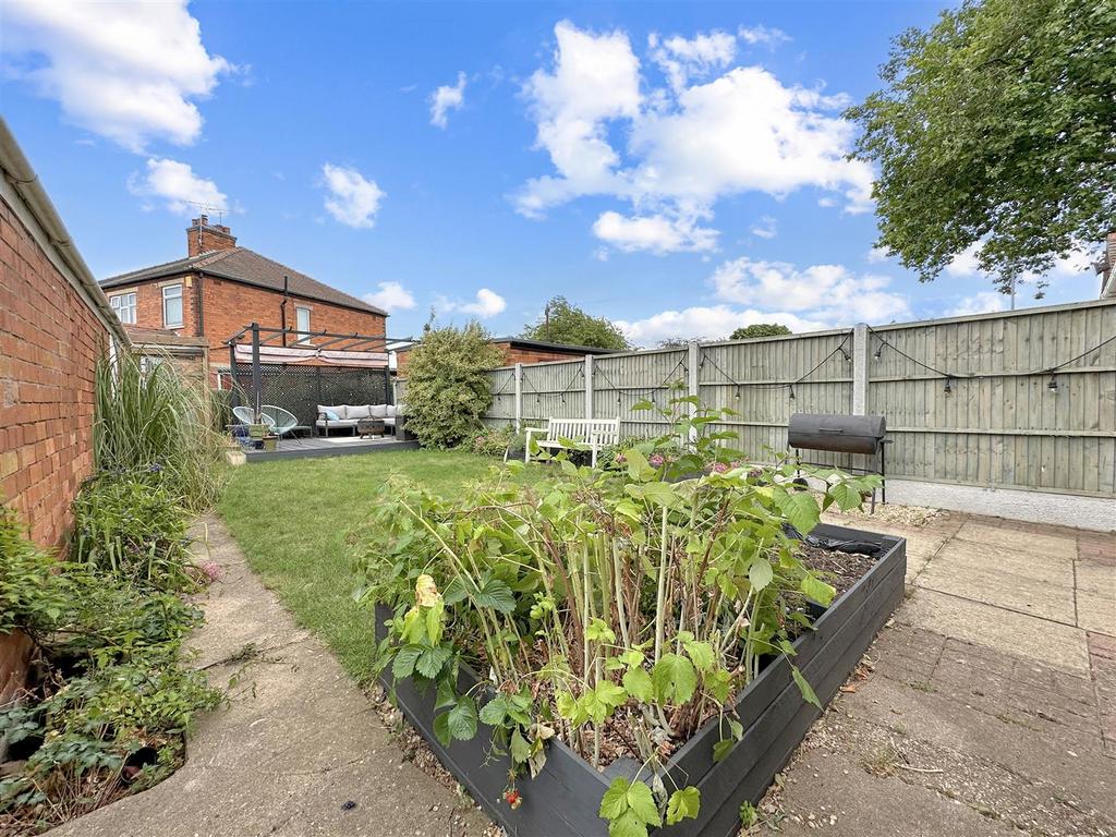 Windsor Road, Newark 3 bed semidetached house for sale £245,000