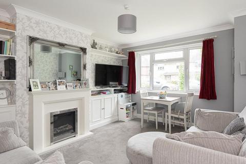 181 Ardrossan Gardens, Worcester Park, KT4 7AZ