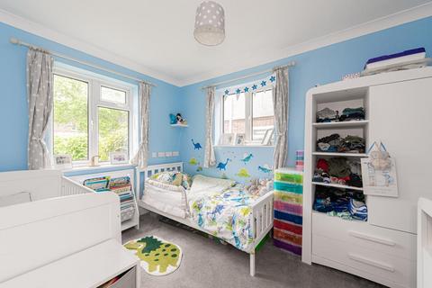 181 Ardrossan Gardens, Worcester Park, KT4 7AZ