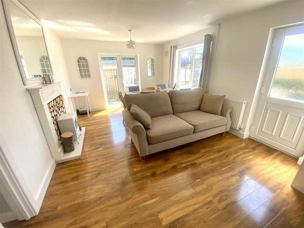 Severn Avenue, Barry 3 bed house for sale £240,000