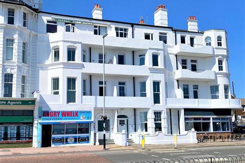 2 bedroom flat for sale, Shellbourne House, Marina, Bexhill-on-Sea, TN40