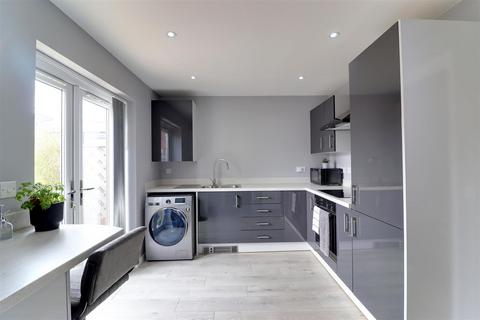 144 Grosvenor Road, Kingswood, Hull, HU7 3FD