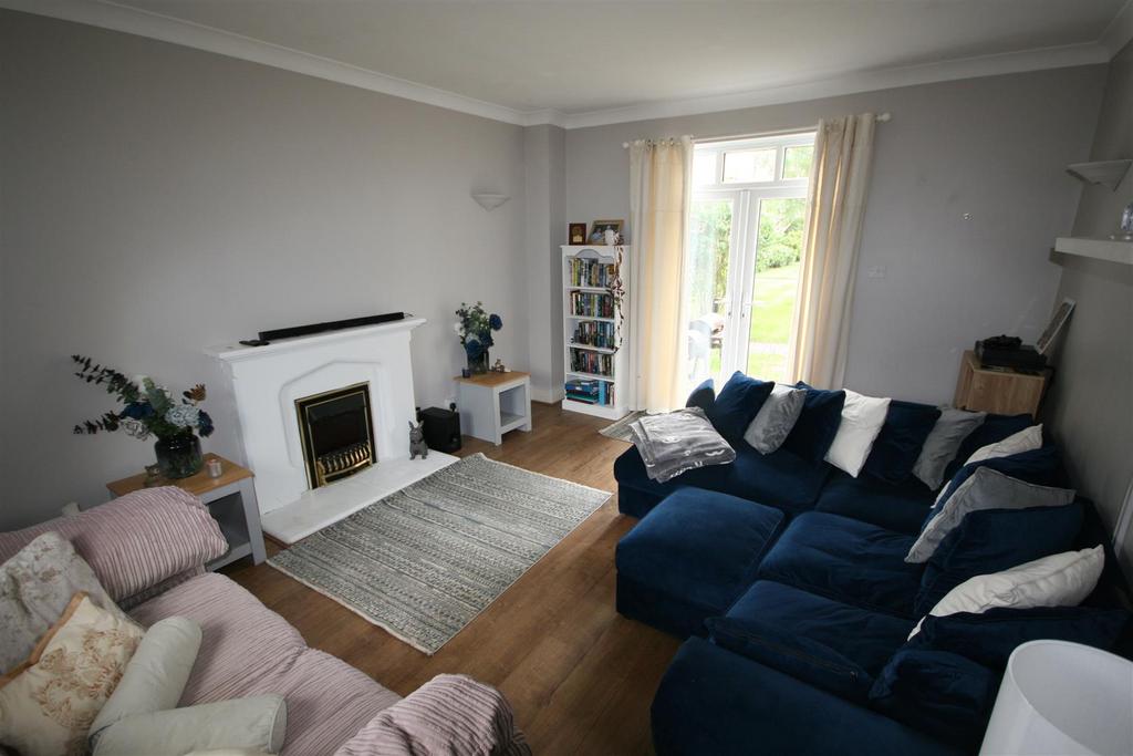 Fredrick Thatcher Place, Battle 3 bed house £1,400 pcm (£323 pw)