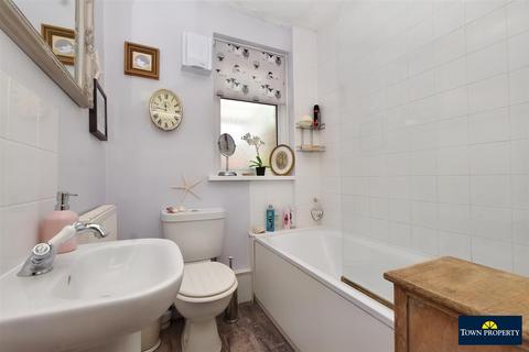 119 Cavalry Crescent, Eastbourne, BN20 8RL