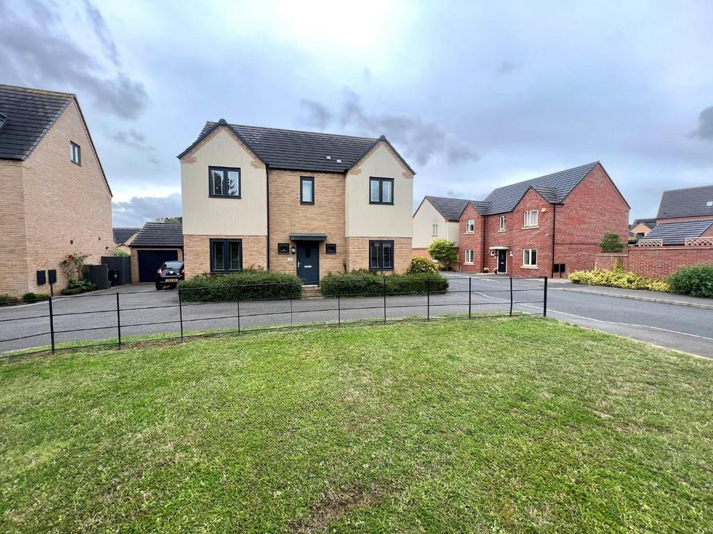Jennings Close, St Crispin, Northampton NN5 4 bed detached house for