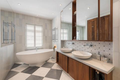 14 Eaton Mews South, London, SW1W 9HP