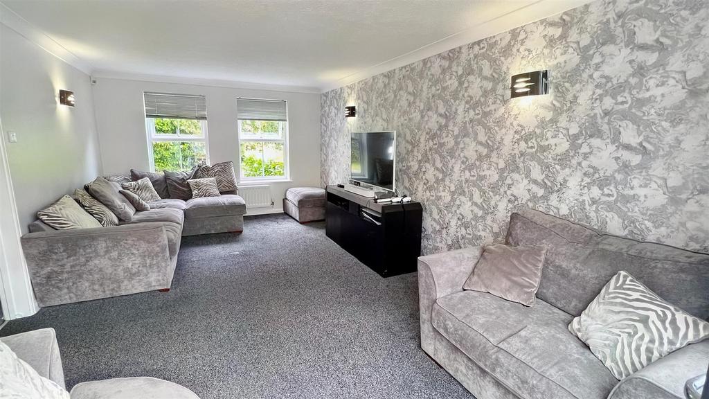 Blaydon Avenue, Four Oaks 4 bed detached house for sale £620,000