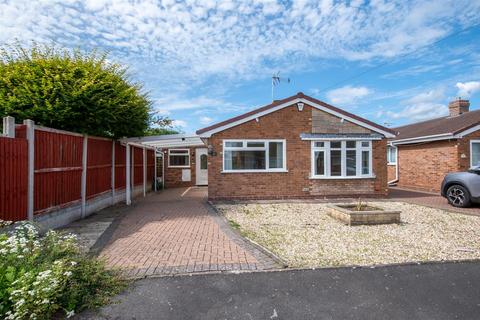 2 bedroom detached bungalow for sale, Highlow Avenue, Kidderminster