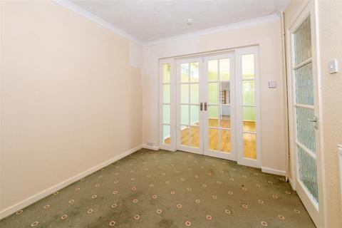 2 bedroom detached bungalow for sale, Highlow Avenue, Kidderminster