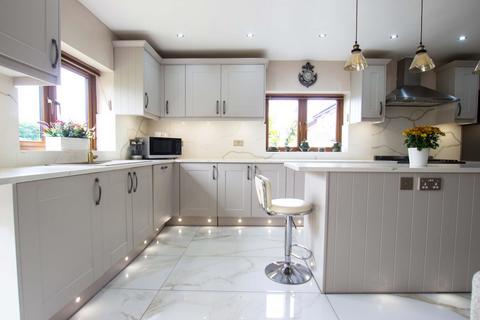 9 Avallon Way, Darwen, BB3 3JZ