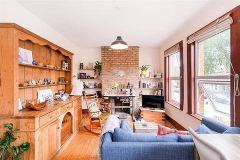 13 Winns Avenue, Walthamstow, London, E17 5HD