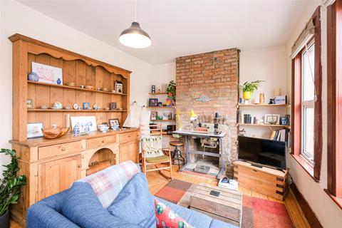 13 Winns Avenue, Walthamstow, London, E17 5HD