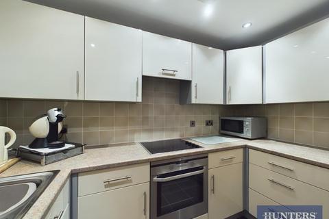 2 bedroom flat for sale, Meadowfield Road, Bridlington