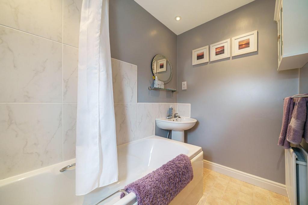 2nd view BATHROOM.JPG