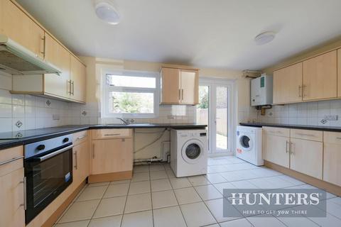 2 Badgers Copse, Worcester Park, KT4 7EZ