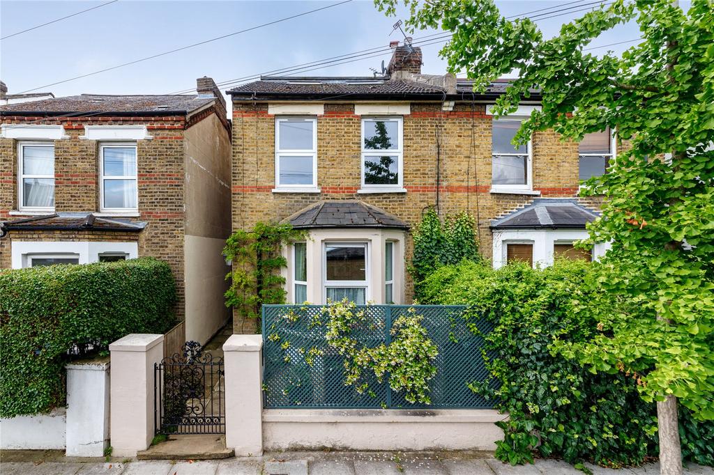 Graham Road, Wimbledon, London, SW19 2 bed apartment £599,950
