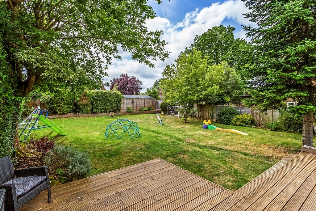 Highfields Road, Edenbridge, TN8 4 bed semidetached house for sale £