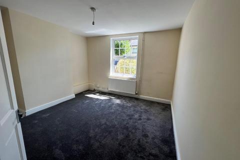 3 bedroom semi-detached house to rent, Kings Head Lane, West Byfleet KT14