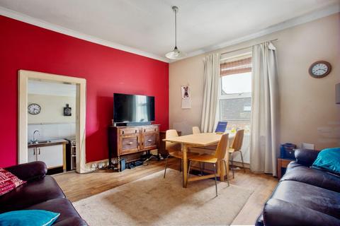 3 bedroom flat for sale, Devizes Road, Salisbury