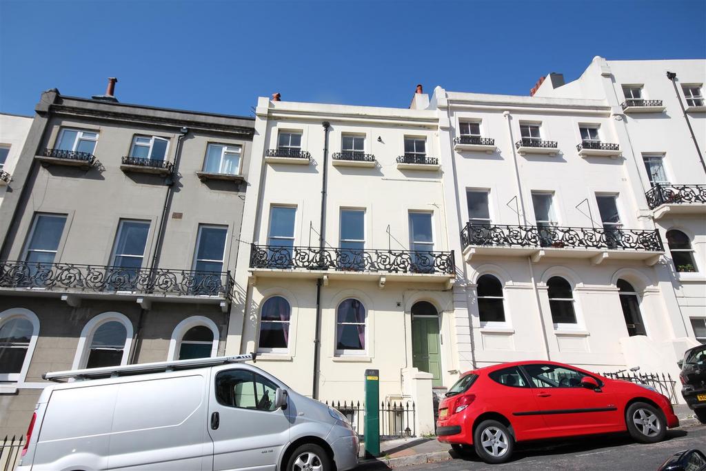Roundhill Crescent, Brighton 1 bed property £950 pcm (£219 pw)